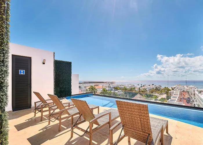 2 Bdrm Ocean View Private Pool Heart Of Town Apartment