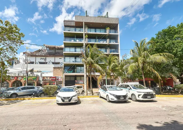 2 Bdrm Ocean View Private Pool Heart Of Town