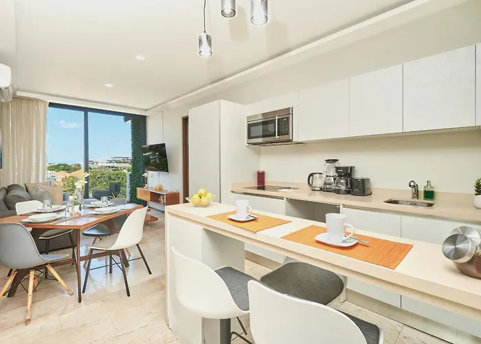 2 Bdrm Ocean View Private Pool Heart Of Town Apartment *