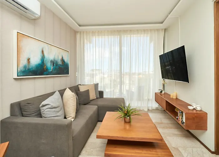 Apartment 2 Bdrm Ocean View Private Pool Heart Of Town *
