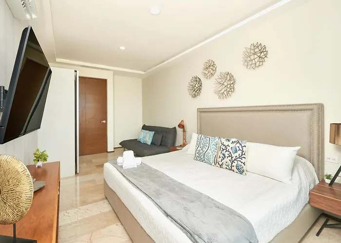 2 Bdrm Ocean View Private Pool Heart Of Town