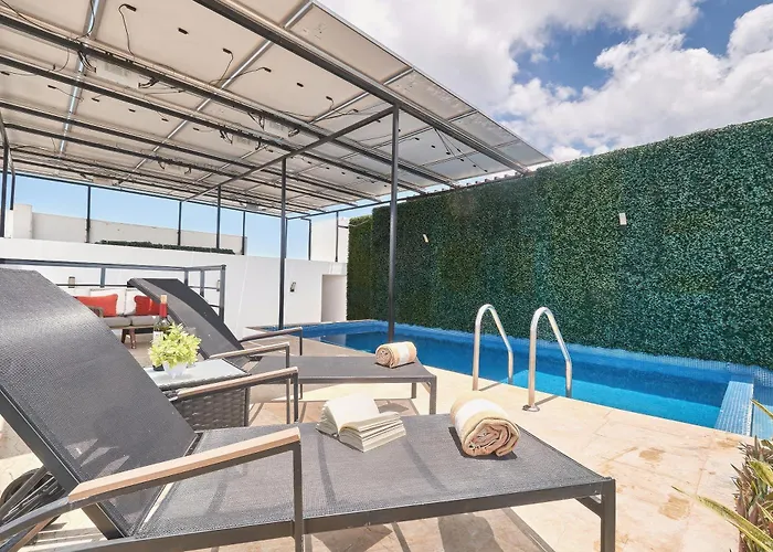 2 Bdrm Ocean View Private Pool Heart Of Town Apartment