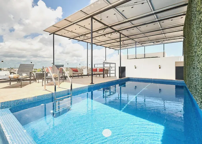 2 Bdrm Ocean View Private Pool Heart Of Town Apartment *