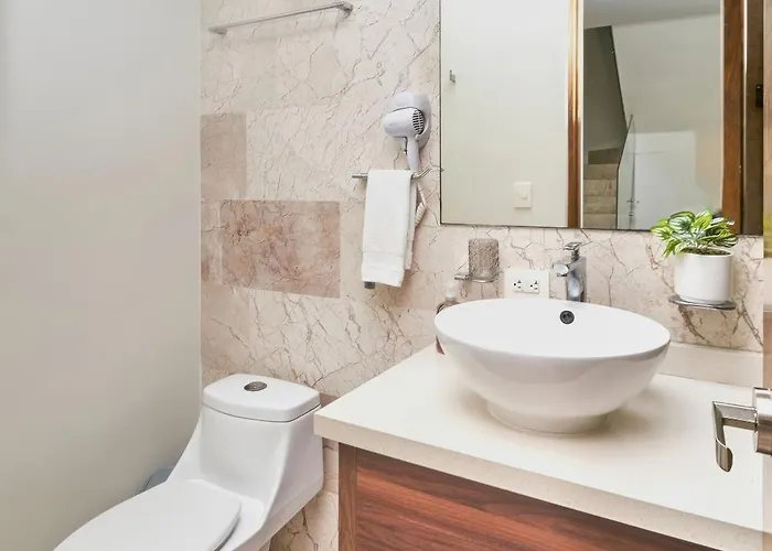 2 Bdrm Ocean View Private Pool Heart Of Town *